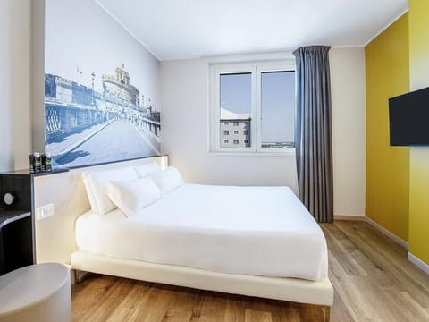 In-room safe, desk, blackout drapes, soundproofing