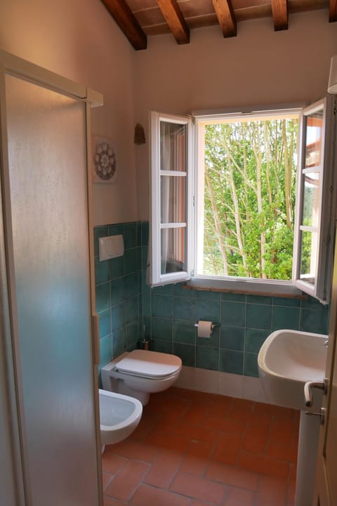 Comfort Apartment, 2 Bedrooms, Pool View (Acacia) | Bathroom | Shower, free toiletries, hair dryer, bathrobes