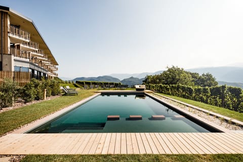 Outdoor pool, pool umbrellas, sun loungers