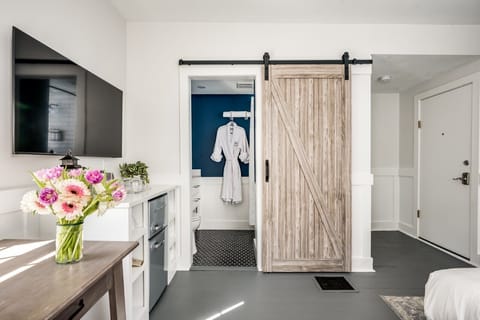 Nightingale | Individually decorated, individually furnished, desk, laptop workspace