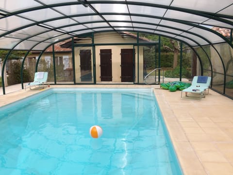 10 m x 5m heated pool with retractable cover