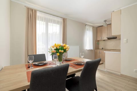 Practical combination of kitchenette and dining area.