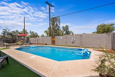 Enjoy the pool
