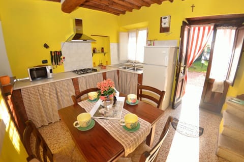 Dining Room, Kitchen