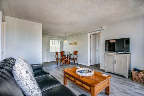 Cable and WiFi included in this super fresh and spacious condo
