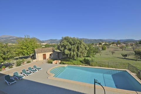 Blanquerna, cozy country house with pool and ping pong table in Moscari, Mallorca, perfect for a family holiday.