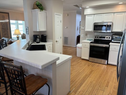 Full Gourmet Kitchen