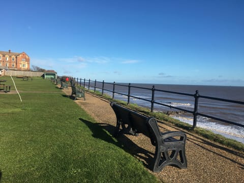 Relax overlooking the beach 