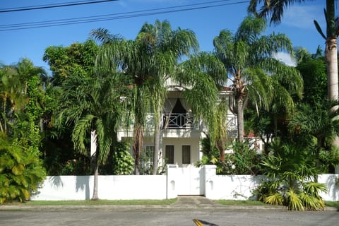 Front of Stradbally Villa (set in quiet cul de sac road)