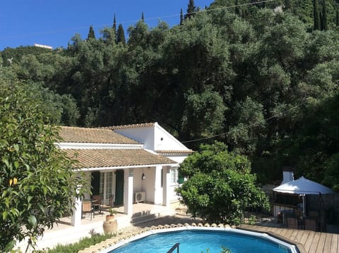 Villa Lentzos