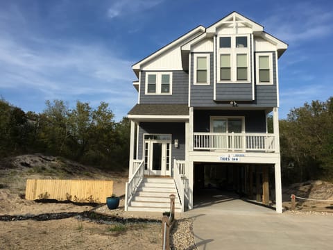 "Tides Inn" front view