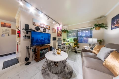 2 Fully Furnished Bedrooms Apartment With Countless Features. Brooklyn Best