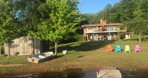 "HERE ON THE BAY" Vacation Cabin
