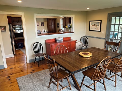 Dining room to Kitchen