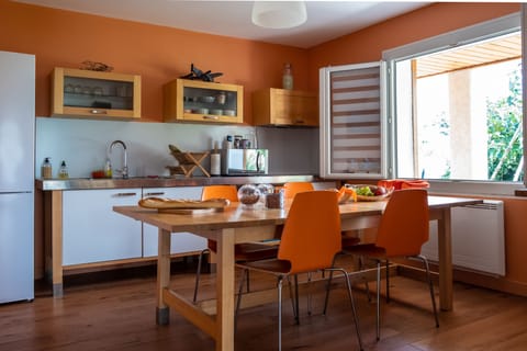 Free daily full breakfast