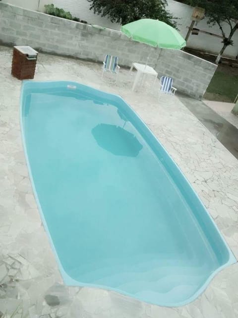 10 outdoor pools