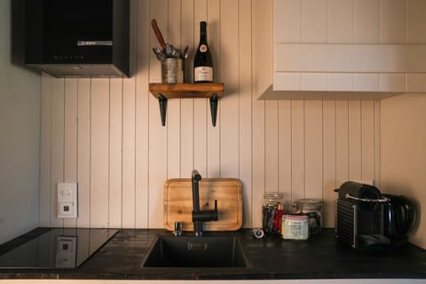 Espresso maker, coffee/tea maker, electric kettle