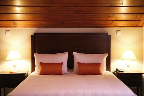 Double Room, Partial Sea View | Soundproofing, free WiFi