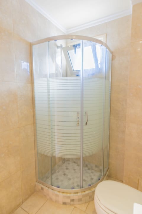 Superior Studio | Desk, iron/ironing board, free cribs/infant beds, bed sheets