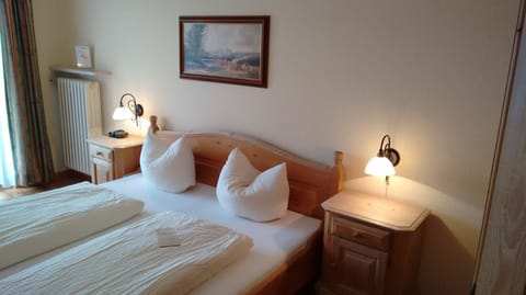 Double Room | In-room safe, free cribs/infant beds, rollaway beds, free WiFi