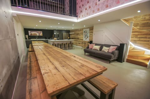 Cottage | In-room dining