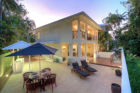 Spacious outdoor area