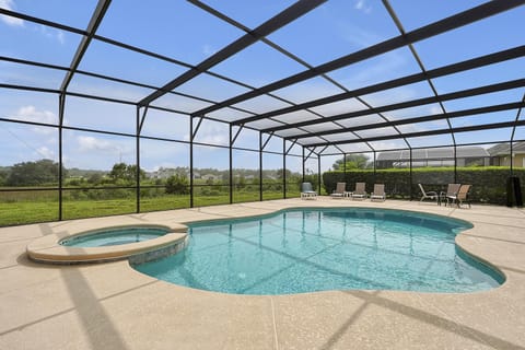 01LargePoolDeck051023
