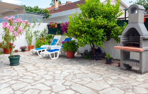 Enjoy evenings on the patio with barbeque and g&t with slice from the lemon tree