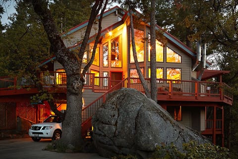 The Yosemite Peregrine Lodge.