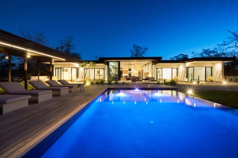 Villa Morabeza - Pool and house
