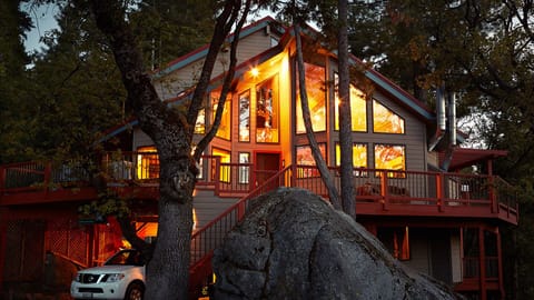 The Yosemite Peregrine Lodge.