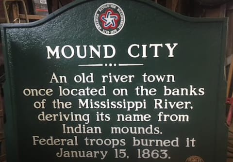 Historic farmhouse D’Mem 7 Min, ❤️1 Pet free 2nd pet considered for fee  House in Marion