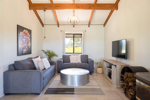 The chillout entertaining space in the Homestead at Hunter Gleann.