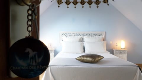 Standard Room, Non Smoking, Private Bathroom (Rêves) | Hypo-allergenic bedding, individually decorated, individually furnished