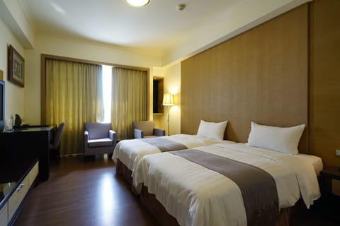 Classic Twin Room, 2 Twin Beds, Sea View | Down comforters, minibar, desk, blackout drapes
