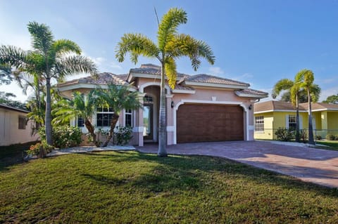 Brand New, Luxurious Vacation Home