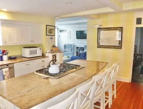 Kitchen with 6ft Granite Kitchen Island &  4 Gas Burner Cook top