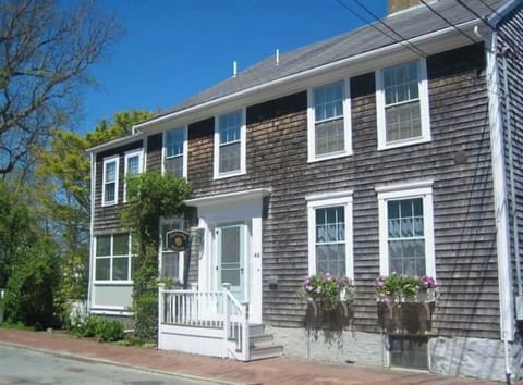 Welcome to The Ha Penny House, Historic Bed & Breakfast turned vacation rental!