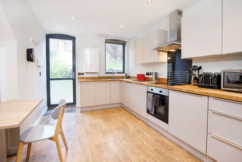 Apartment, 4 Bedrooms (No 2 Split Level ) | Private kitchen | Fridge, microwave, oven, stovetop