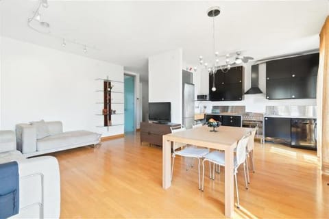 Apartment, 2 Bedrooms | Living area