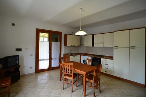 Apartment (4) | Living area | TV