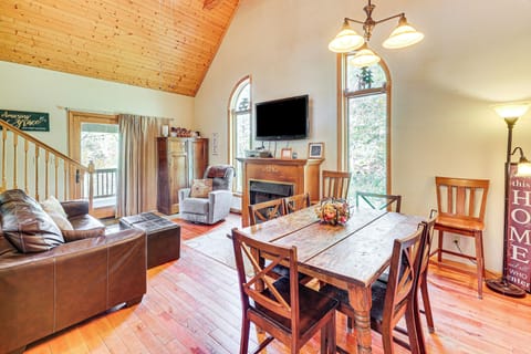 Slatyfork Vacation Rental | 2BR | 2BA | 1,000 Sq Ft | Stairs Required