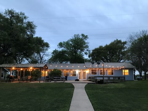 Come enjoy the Big Fish Haus on Caney Creek in Sargent, TX.
