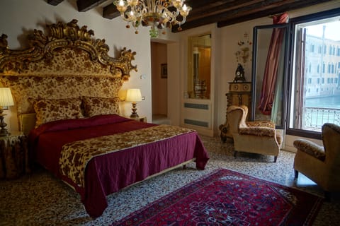 Junior Suite | Minibar, desk, free WiFi, bed sheets