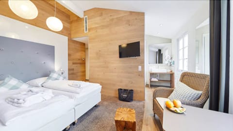 Classic Double Room (Air Conditioning) | In-room safe, blackout drapes, soundproofing, iron/ironing board