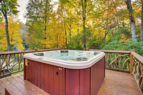 Penrose Vacation Rental | 2BR | 1BA | 950 Sq Ft | Steps Required