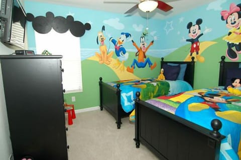 Twin Room - Mickey and his friends