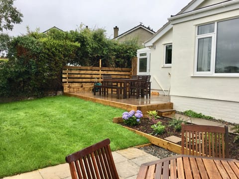 Enclosed garden for relaxing