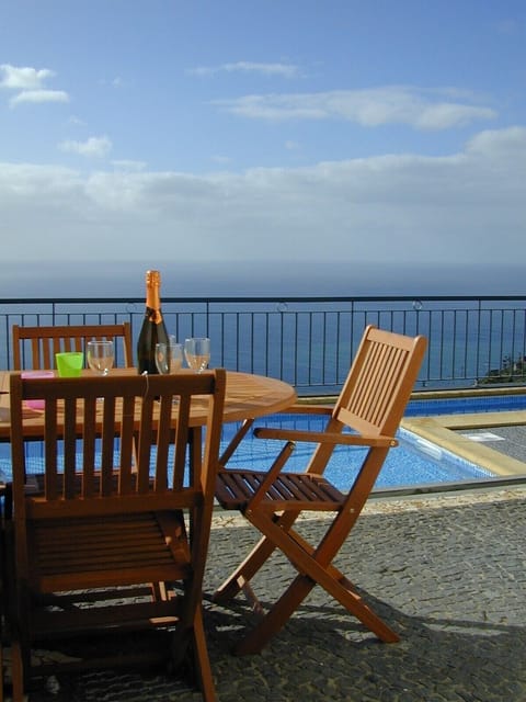Al fresco dining