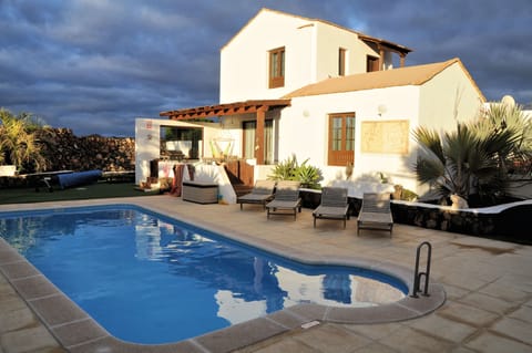 Pool loungers